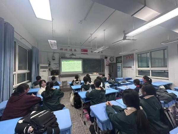 社团展风采 (25) 社团展风采 (25)